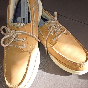 9.5 WIDE Men's Dockers Light Brown Leather Boat Shoes. NEARLY NEW!!!